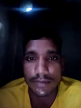 Snapshot of BiggerDickGuy chatting on 10.11.25 BiggerDickGuy online show from 10.11.25