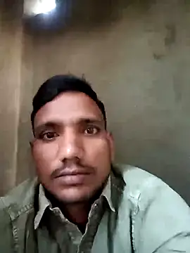 Snapshot of BiggerDickGuy chatting on 10.12.25 BiggerDickGuy online show from 10.12.25