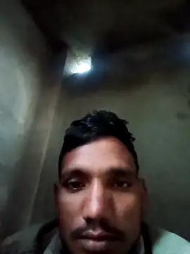 Snapshot of BiggerDickGuy chatting on 10.13.25 BiggerDickGuy online show from 10.13.25