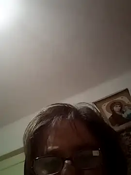 Snapshot of MilaCold5443 chatting on 10.20.25 MilaCold5443 online show from 10.20.25