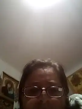 Snapshot of MilaCold5443 chatting on 10.22.25 MilaCold5443 online show from 10.22.25