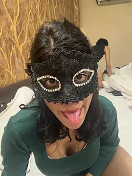 Snapshot of Lovebirdss chatting on 02.24.26 Lovebirdss online show from 02.24.26