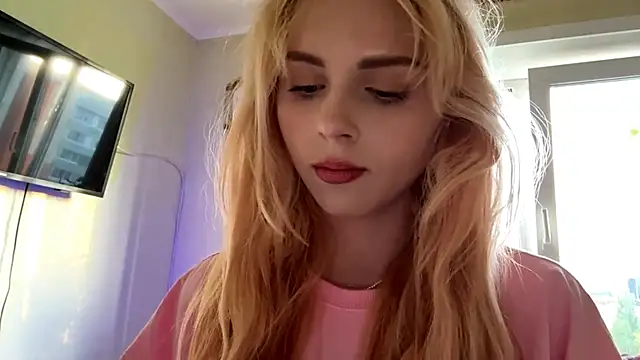 Snapshot of CherlynBlose chatting on 10.11.25 CherlynBlose online show from 10.11.25