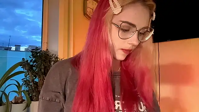 Snapshot of CherlynBlose chatting on 10.14.25 CherlynBlose online show from 10.14.25