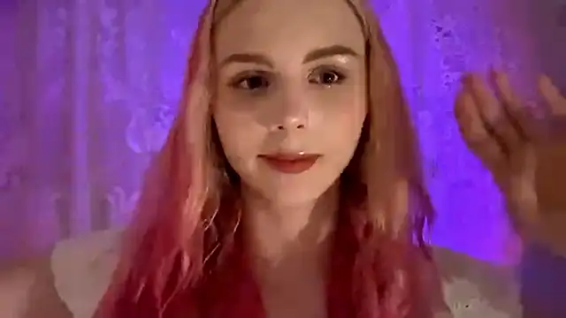 Snapshot of CherlynBlose chatting on 10.19.25 CherlynBlose online show from 10.19.25