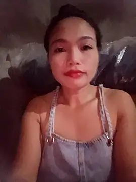 Snapshot of Rabbit-small chatting on 10.14.25 Rabbit-small online show from 10.14.25