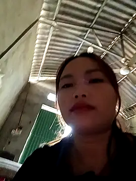 Snapshot of Rabbit-small chatting on 10.20.25 Rabbit-small online show from 10.20.25