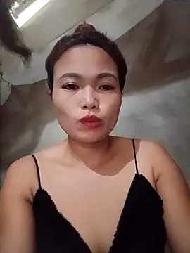 Snapshot of Rabbit-small chatting on 10.21.25 Rabbit-small online show from 10.21.25