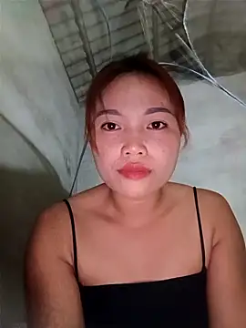 Snapshot of Rabbit-small chatting on 10.29.25 Rabbit-small online show from 10.29.25