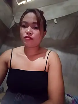 Snapshot of Rabbit-small chatting on 10.30.25 Rabbit-small online show from 10.30.25