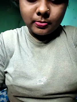 Snapshot of World_Top_Girl chatting on 10.28.25 World Top Girl online show from 10.28.25