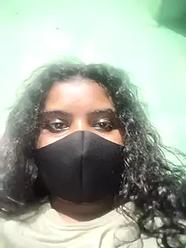 Snapshot of World_Top_Girl chatting on 10.28.25 World Top Girl online show from 10.28.25