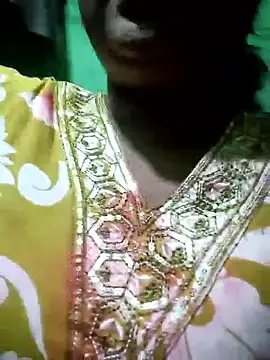 Snapshot of World_Top_Girl chatting on 11.08.25 World Top Girl online show from 11.08.25