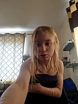 Snapshot of cinnamon-xx chatting on 05.16.26 cinnamon-xx online show from 05.16.26