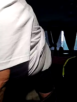 Snapshot of B1GLO chatting on 11.29.25 B1GLO online show from 11.29.25