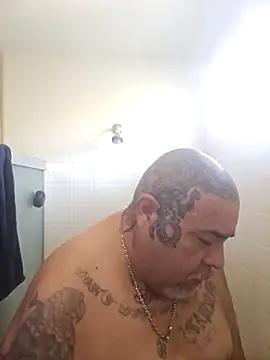 Snapshot of B1GLO chatting on 02.19.26 B1GLO online show from 02.19.26