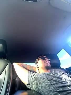 Snapshot of Steven-1989 chatting on 11.18.25 Steven-1989 online show from 11.18.25