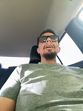 Snapshot of Steven-1989 chatting on 11.21.25 Steven-1989 online show from 11.21.25