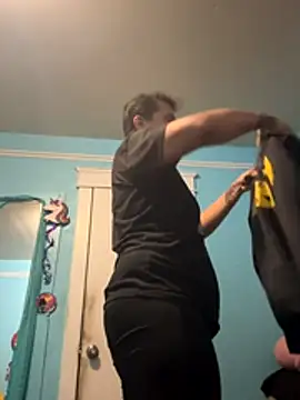 Snapshot of Steven-1989 chatting on 11.28.25 Steven-1989 online show from 11.28.25