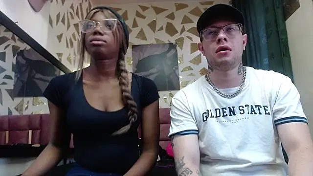 Snapshot of ashanti-and-alejo chatting on 10.23.25 ashanti-and-alejo online show from 10.23.25