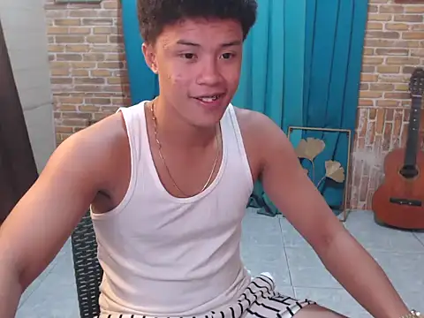 ur naughtyboy patrick online show from 12.04.25