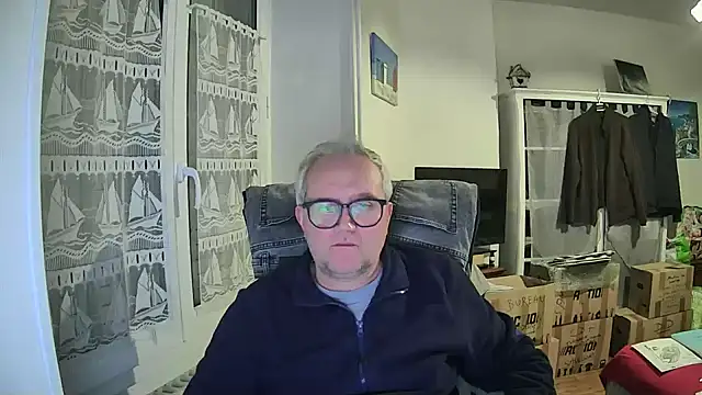 Snapshot of macdut67 chatting on 02.17.26 macdut67 online show from 02.17.26