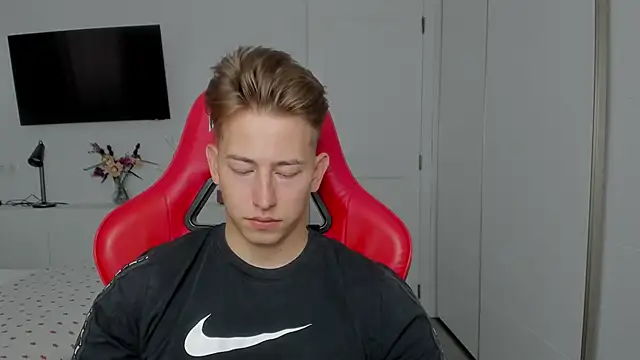 Snapshot of find0m_master chatting on 10.12.25 find0m master online show from 10.12.25