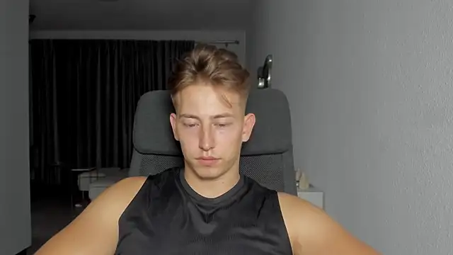 Snapshot of find0m_master chatting on 10.15.25 find0m master online show from 10.15.25