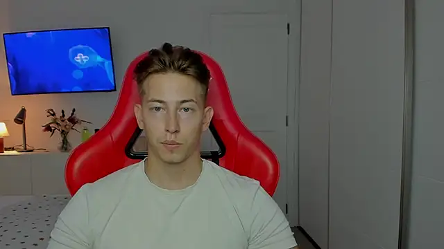 Snapshot of find0m_master chatting on 10.18.25 find0m master online show from 10.18.25