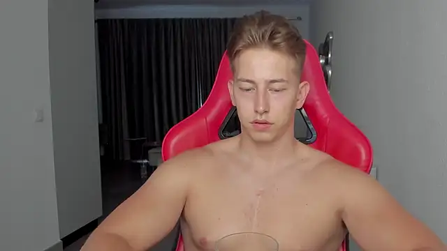 Snapshot of find0m_master chatting on 10.19.25 find0m master online show from 10.19.25