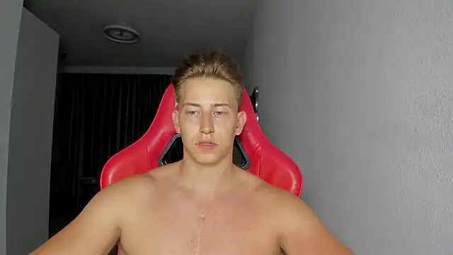 Snapshot of find0m_master chatting on 10.28.25 find0m master online show from 10.28.25