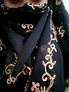 Snapshot of RAYI_Queen_15 chatting on 11.30.25 RAYI Queen 15 online show from 11.30.25