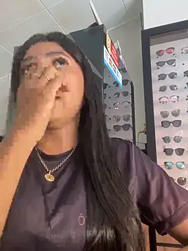 Snapshot of oralin chatting on 10.23.25 oralin online show from 10.23.25