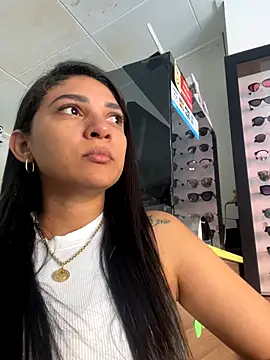 Snapshot of oralin chatting on 10.25.25 oralin online show from 10.25.25