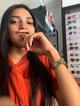 Snapshot of oralin chatting on 10.28.25 oralin online show from 10.28.25