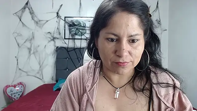 Snapshot of Pamela_jones7 chatting on 10.14.25 Pamela jones7 online show from 10.14.25