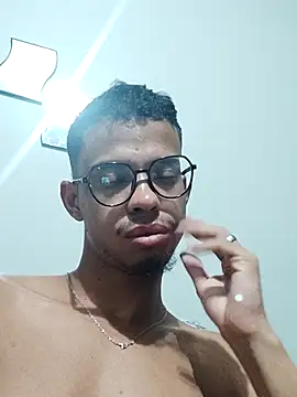 Snapshot of biell_lima chatting on 10.15.25 biell lima online show from 10.15.25