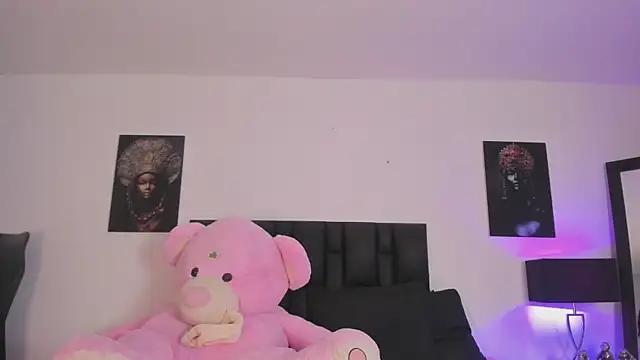 SaradaParker online show from 04.04.26