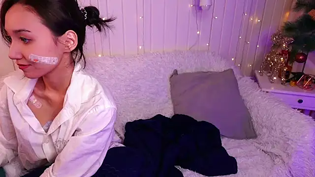 GentleMusee online show from 12.21.25