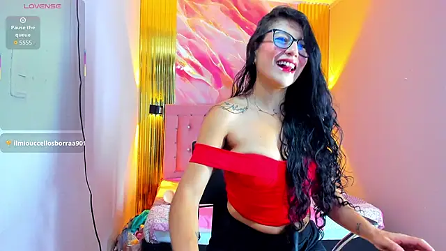 Snapshot of lilyan_milf chatting on 10.13.25 lilyan milf online show from 10.13.25