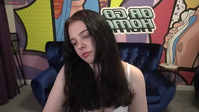 SnowWhiti online show from 05.24.26