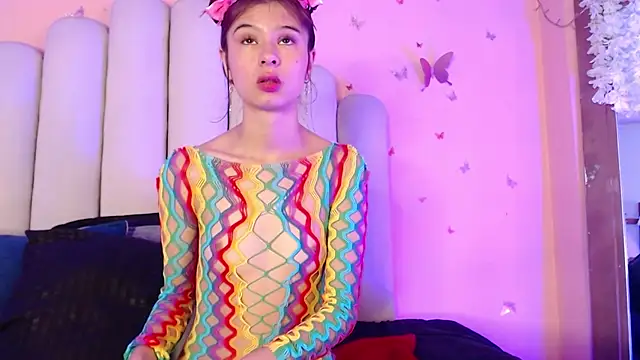 Snapshot of SweetRenata_ chatting on 10.16.25 SweetRenata  online show from 10.16.25