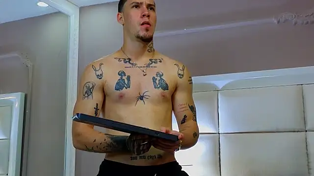 Snapshot of JacobRhude_ chatting on 10.21.25 JacobRhude  online show from 10.21.25