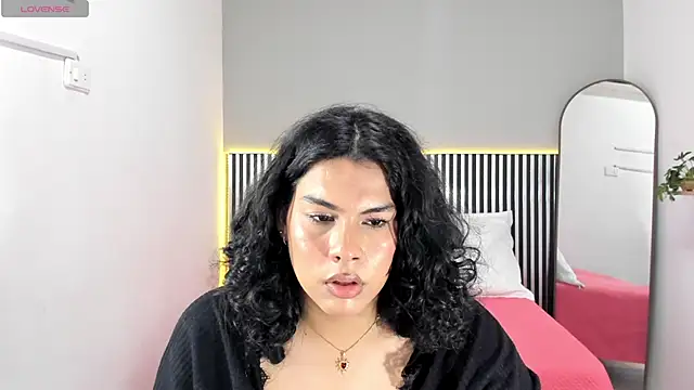 Snapshot of Little_Alli chatting on 10.21.25 Little Alli online show from 10.21.25
