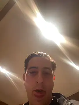 Snapshot of Asimako chatting on 04.04.26 Asimako online show from 04.04.26