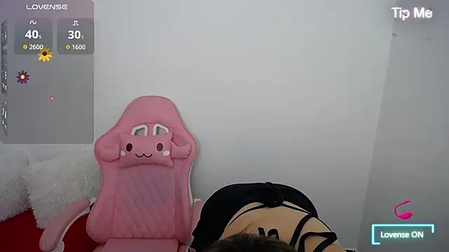 Snapshot of Isabella_wish1 chatting on 10.10.25 Isabella wish1 online show from 10.10.25