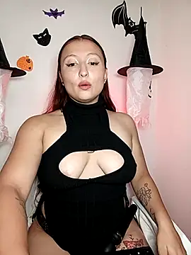 Snapshot of Scarlet_Aura chatting on 10.17.25 Scarlet Aura online show from 10.17.25