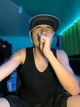 Snapshot of pabonsito2 chatting on 10.13.25 pabonsito2 online show from 10.13.25