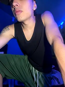 Snapshot of pabonsito2 chatting on 10.18.25 pabonsito2 online show from 10.18.25