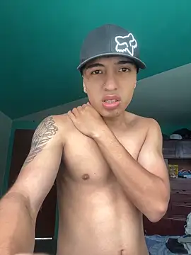 Snapshot of pabonsito2 chatting on 10.28.25 pabonsito2 online show from 10.28.25